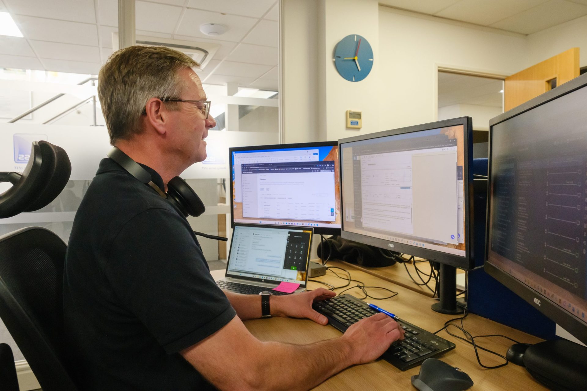 ISS helpdesk engineer supporting a client